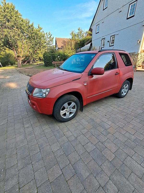 Rot Gebraucht 2006 Suzuki Grand Vitara SUV | 3.800 € (Guter Preis) - Bild 1/4
