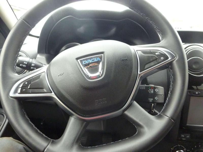 Second-hand Dacia Duster Black Shadow 109 CP (80 kW) 2017 Negru SUV