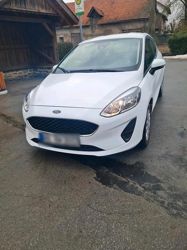 Gebraucht Ford Fiesta 70 PS (51 kW) 2019 Weiß Kleinwagen