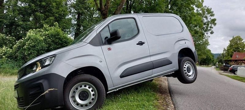 Neu Peugeot Partner 131 PS (96 kW) 2025 Grau Van / Kleinbus