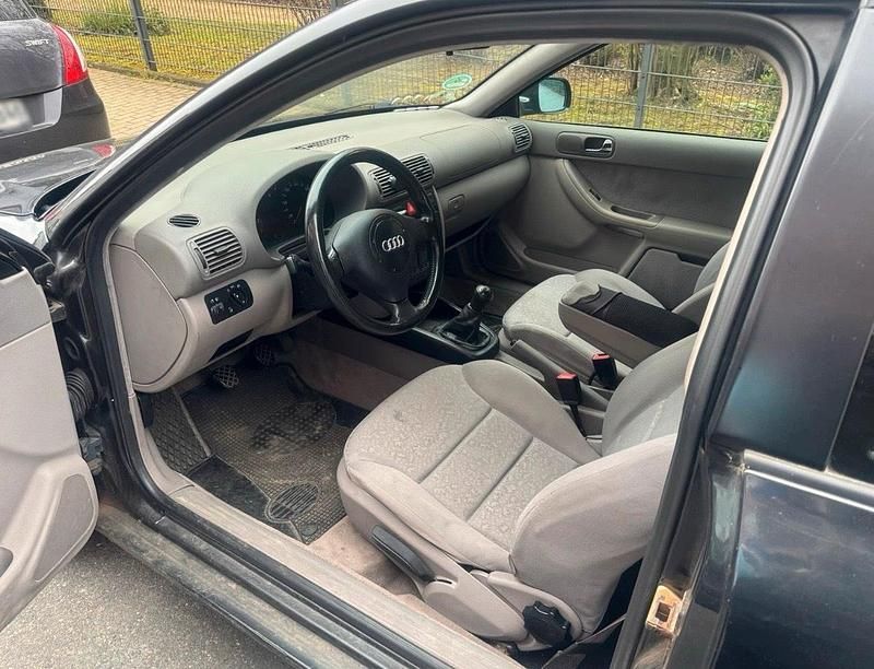Gebraucht Audi A3 101 PS (74 kW) 1997 Schwarz Kleinwagen