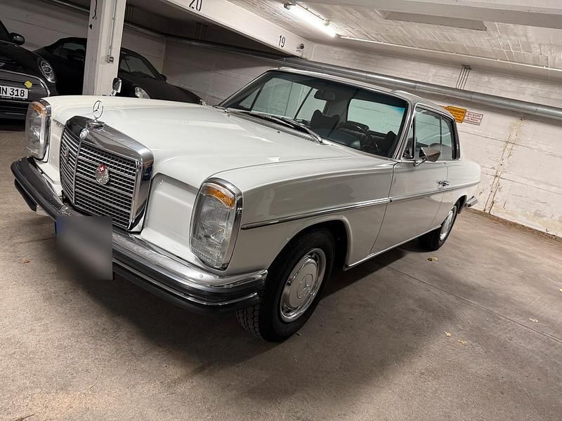 Weiß Gebraucht 1973 Mercedes W114 Coupé | 29.000 € - Bild 1/4