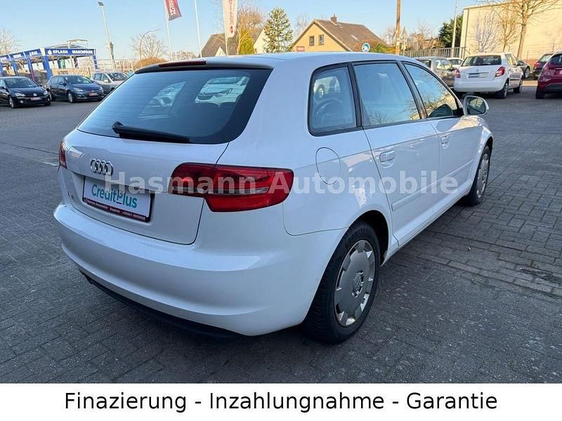 Gebraucht Audi A3 Attraction 105 PS (77 kW) 2012 Weiß Kleinwagen