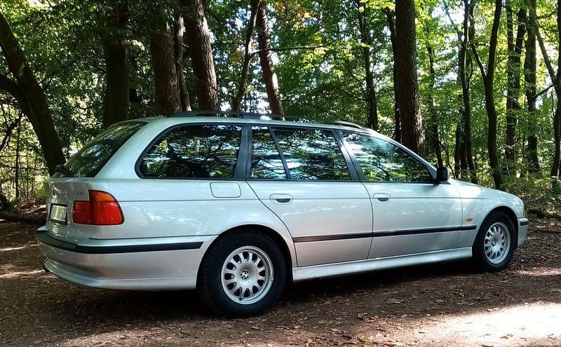 Gebraucht BMW 523 170 PS (125 kW) 2000 Silber Kombi