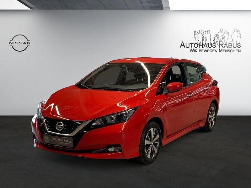 Gebraucht Nissan Leaf Acenta 89 kW (122 PS) 2021 Red (s) Kleinwagen