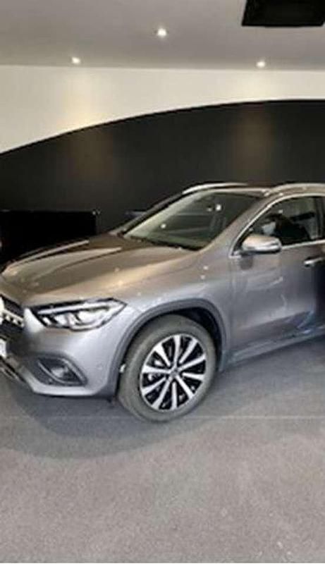 Gebraucht Mercedes GLA200 Progressive 163 PS (119 kW) 2021 SUV