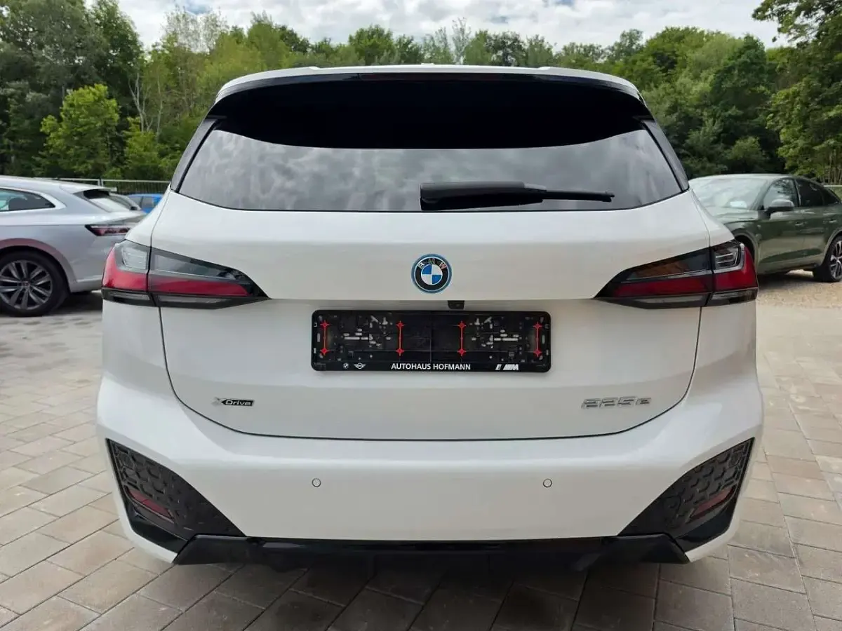 Gebraucht BMW 225 245 PS (180 kW) 2023 Alpinweiss iii Van / Kleinbus