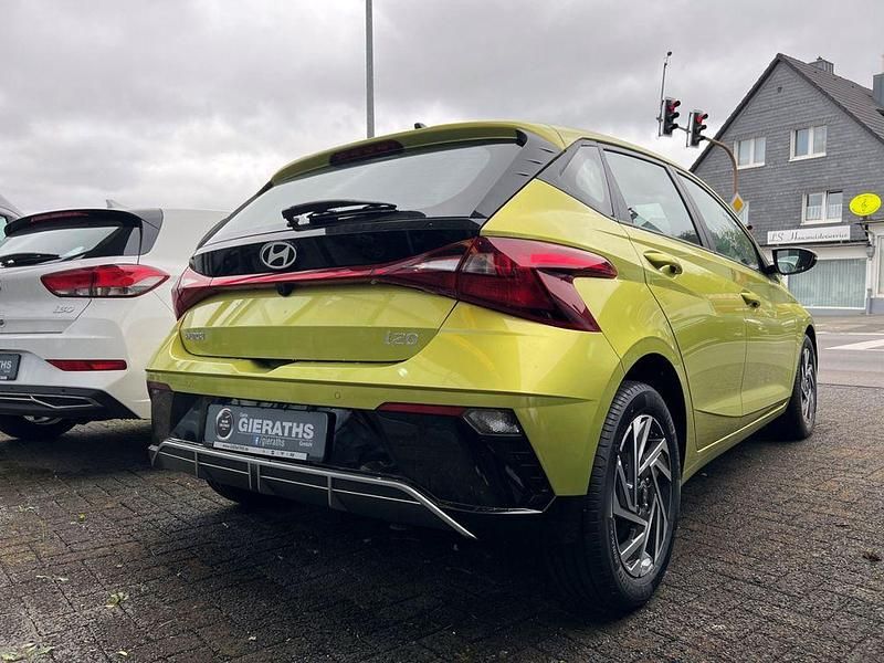 Gebraucht Hyundai i20 101 PS (74 kW) 2024 Gelb Kleinwagen