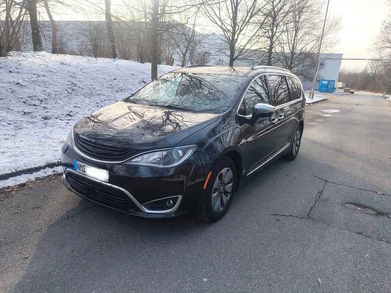 Gebraucht Chrysler Pacifica 264 PS (194 kW) 2017 Schwarz Van / Kleinbus