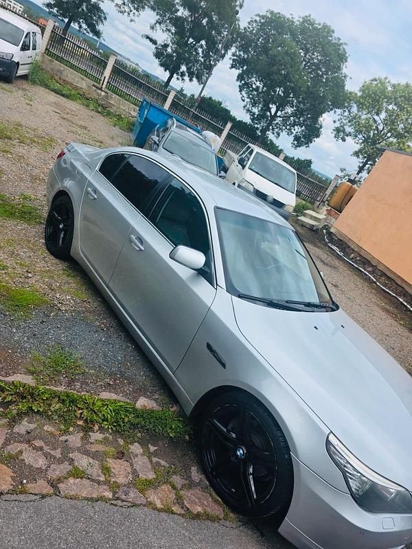 Gebraucht BMW 520 170 PS (125 kW) 2008 Grau Limousine