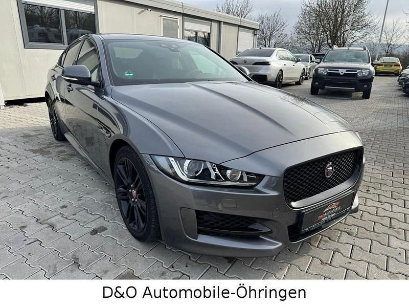 Gebraucht Jaguar XE R-Sport 179 PS (131 kW) 2018 Grau Limousine