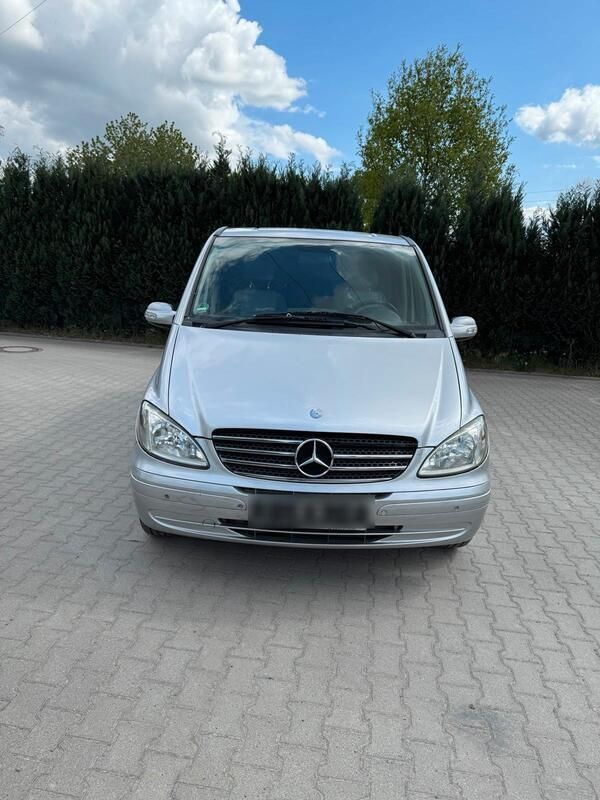 Silber Gebraucht 2004 Mercedes Viano Van / Kleinbus | 5.500 € - Bild 1/4