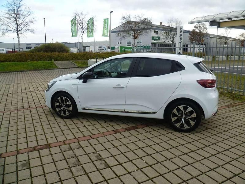 Second-hand Renault Clio V Evolution 91 CP (66 kW) 2023 Alb Hatchback
