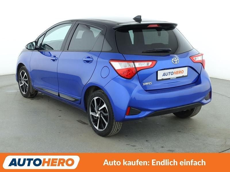 Gebraucht Toyota Yaris Club 111 PS (81 kW) 2020 Blau Kleinwagen