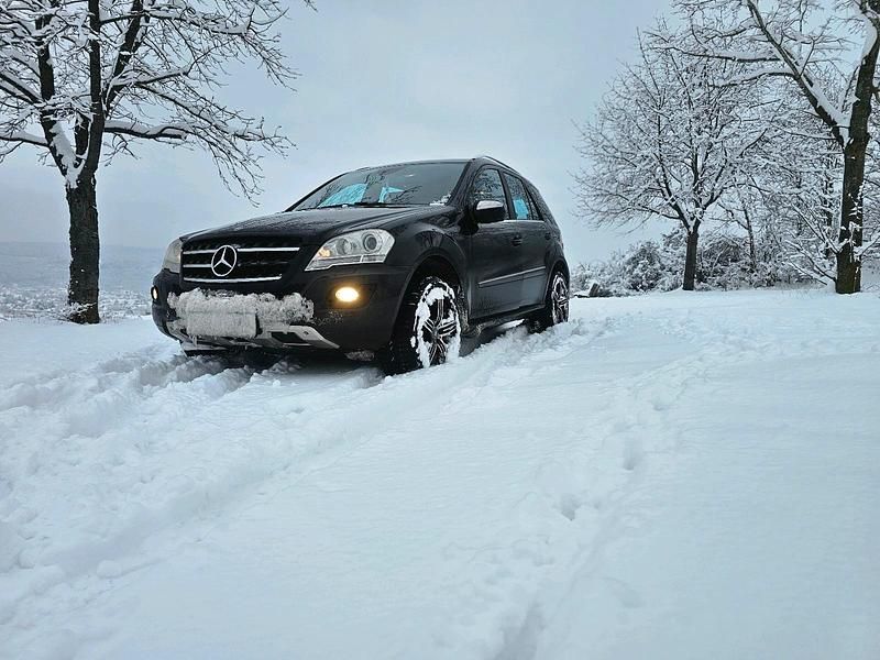 Gebraucht Mercedes ML350 272 PS (200 kW) 2008 Blau SUV