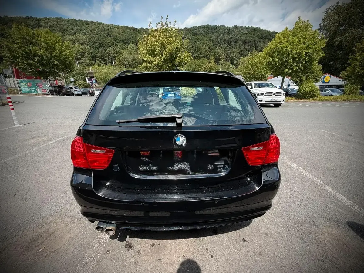 Gebraucht BMW 330 245 PS (180 kW) 2009 Schwarz Kombi