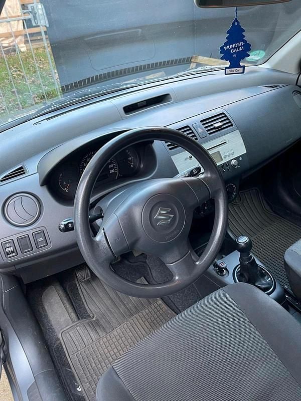 Gebraucht Suzuki Swift 105 PS (77 kW) 2009 Grau Kleinwagen