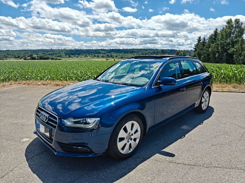 Blau Gebraucht 2015 Audi A4 Comfort Limousine | 14.999 € (Guter Preis) - Bild 1/4