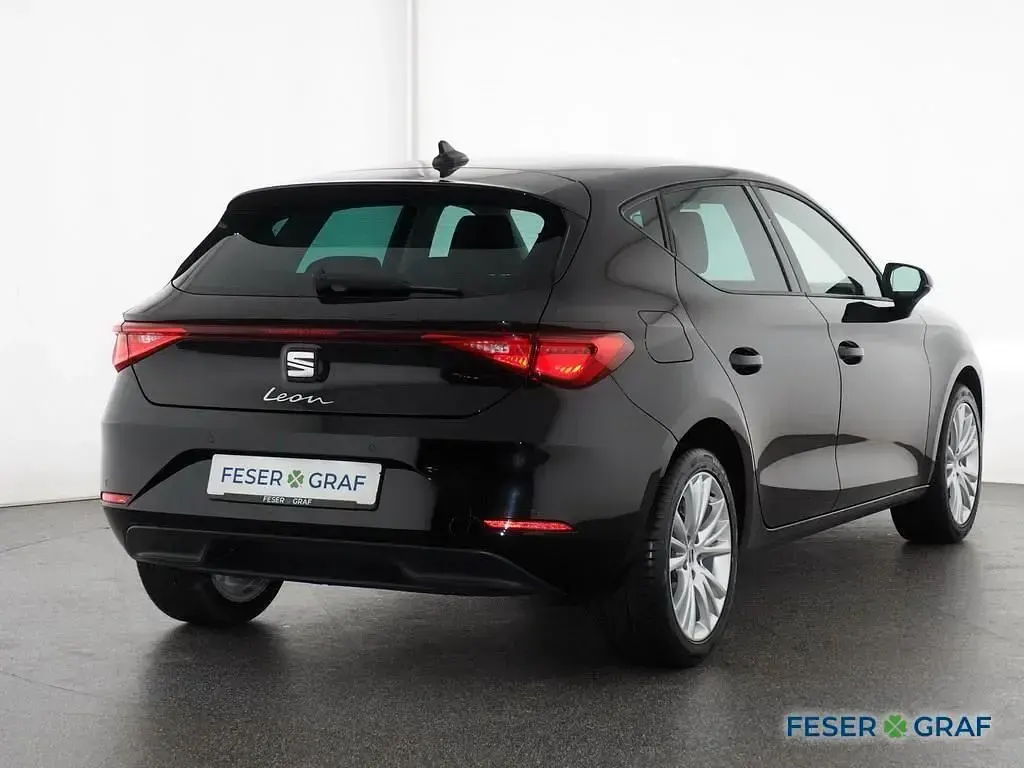 Gebraucht Seat Leon Style 110 PS (80 kW) 2024 Midnight schwarz metallic Limousine