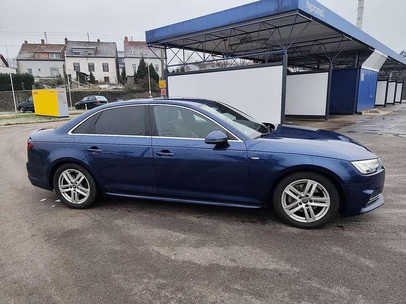Gebraucht Audi A4 Ambiente 218 PS (160 kW) 2018 Blau Limousine