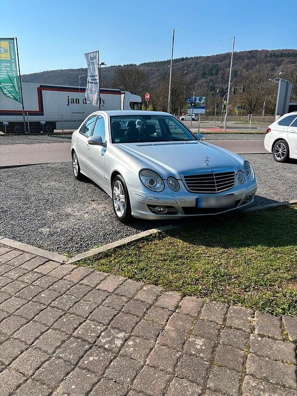 Gebraucht Mercedes E280 Avantgarde 190 PS (139 kW) 2008 Silber Limousine