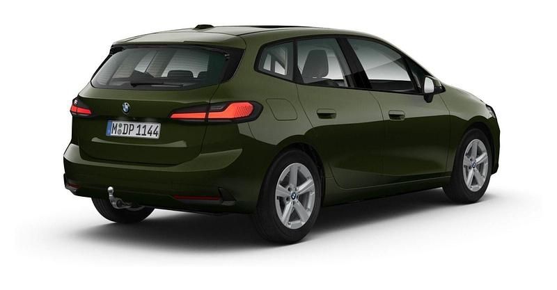 Gebraucht BMW 220 Active Tourer Luxury Line 170 PS (125 kW) 2025 Grün Van / Kleinbus