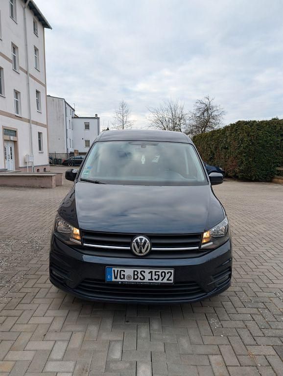 Gebraucht VW Caddy Beach 102 PS (75 kW) 2016 Blau Van / Kleinbus