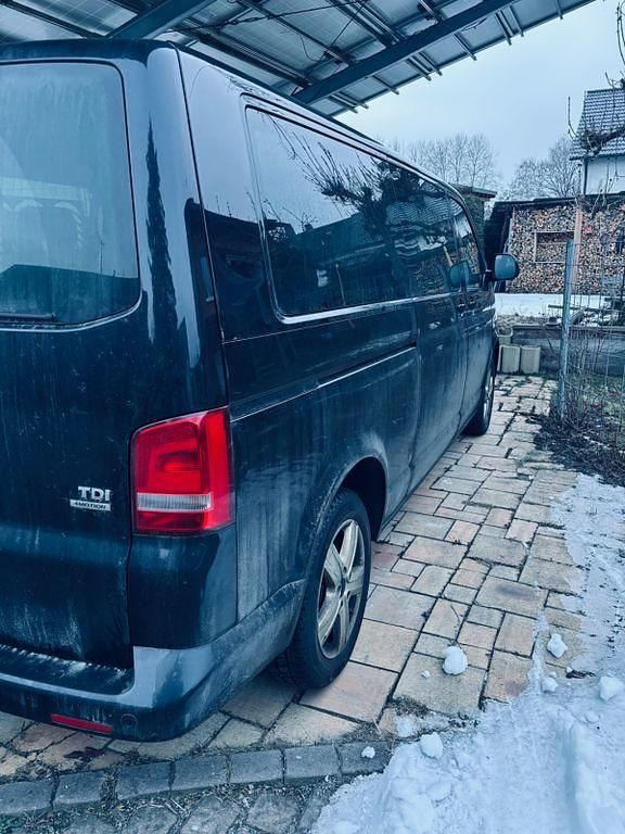 Gebraucht VW Caravelle 179 PS (131 kW) 2011 Schwarz Van / Kleinbus