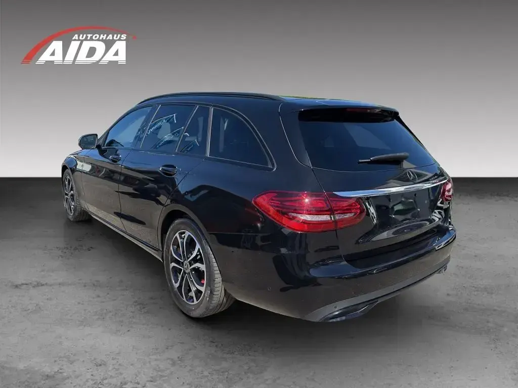 Gebraucht Mercedes C180 Advantage 156 PS (114 kW) 2019 Schwarz Limousine