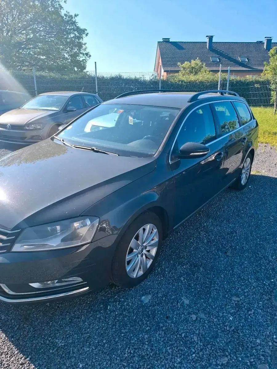 Gebraucht VW Passat 135 PS (99 kW) 2011 Grau Kombi
