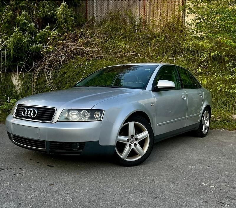 Second-hand Audi A4 150 CP (110 kW) 2000 Berlinǎ