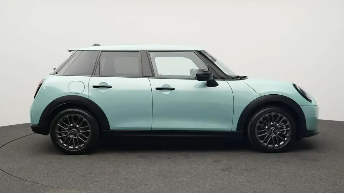 Gebraucht Mini Cooper S Classic 204 PS (150 kW) 2025 Grün Kleinwagen
