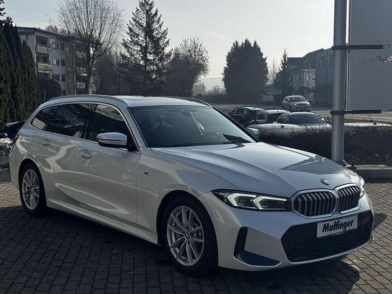 Gebraucht BMW 330 Sport Line 286 PS (210 kW) 2022 Mineralweiß (metallic) Kombi