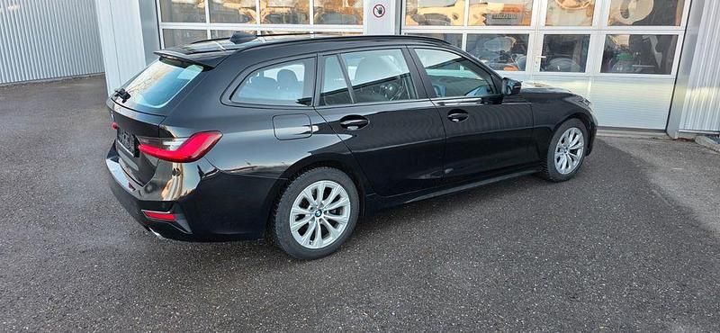 Gebraucht BMW 320 Advantage 190 PS (139 kW) 2020 Schwarz Kombi