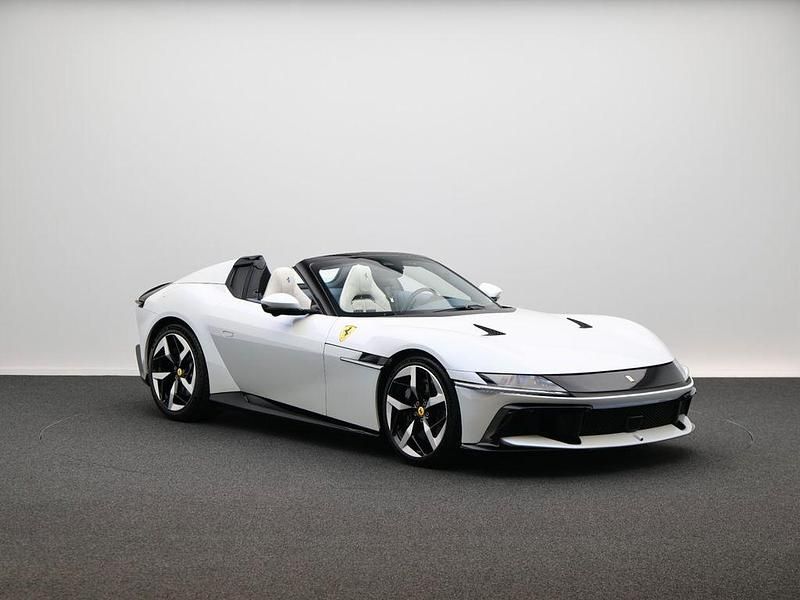 Neu Ferrari 12 Cilindri 829 PS (609 kW) 2025 Bianco onda marina Cabrio