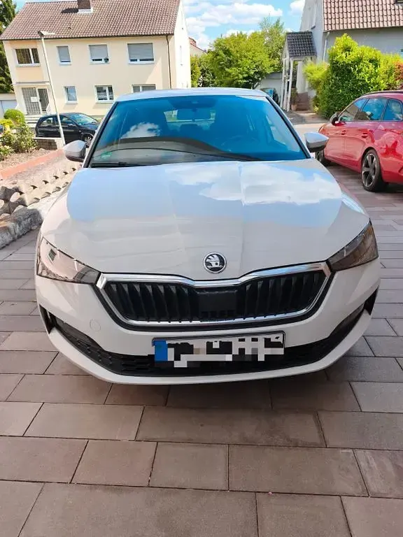 Gebraucht Skoda Scala Drive 150 PS (110 kW) 2020 Weiß Kleinwagen