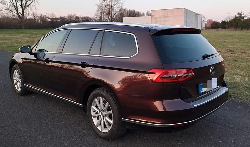 Gebraucht VW Passat Highline 150 PS (110 kW) 2018 Rot Limousine