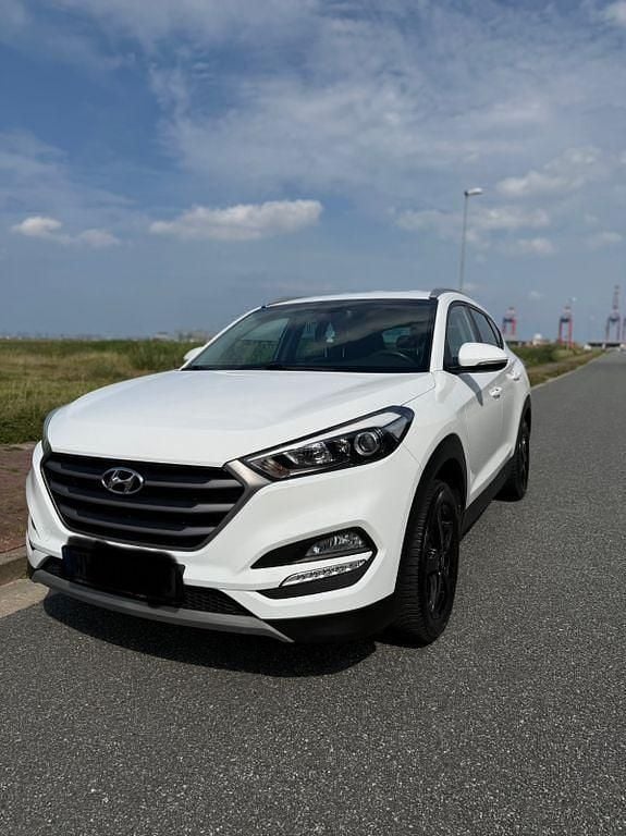 Weiß Gebraucht 2018 Hyundai Tucson Style SUV | 15.290 € (Guter Preis) - Bild 1/4
