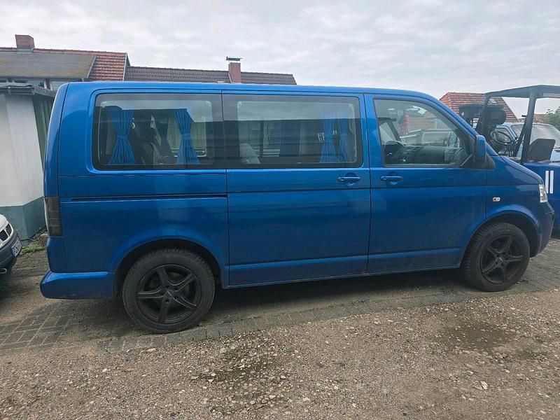 Gebraucht VW T5 131 PS (96 kW) 2008 Blau Van