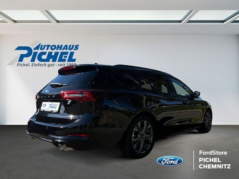 Gebraucht Ford Focus ST-Line 125 PS (91 kW) 2024 Schwarz Limousine