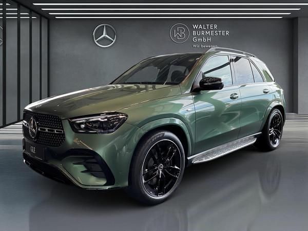 Grün (886 manufaktur ireland mid green metallic) Neu 2025 Mercedes GLE400 Premium SUV | 122.349 € - Bild 1/4