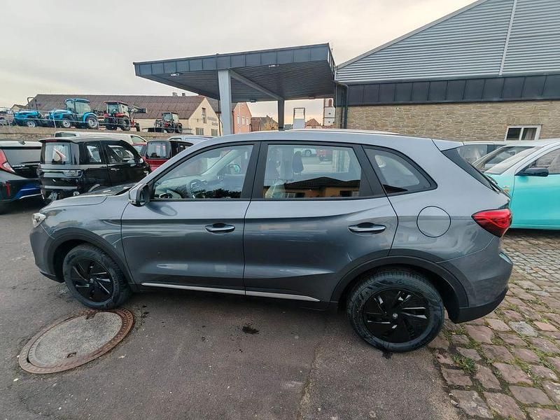 Neu MG ZS 116 PS (85 kW) 2026 Grau SUV