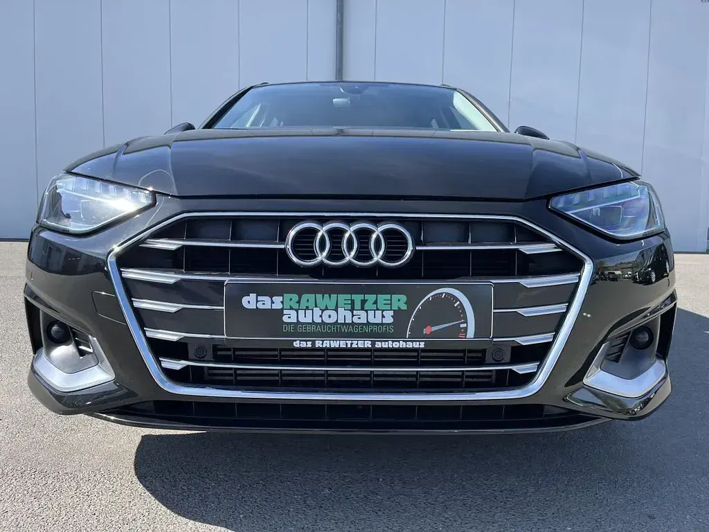 Gebraucht Audi A4 Advanced Plus 150 PS (110 kW) 2021 Schwarz Kombi