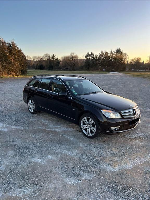 Schwarz Gebraucht 2009 Mercedes C180 Elegance Limousine | 5.599 € (Guter Preis) - Bild 1/4