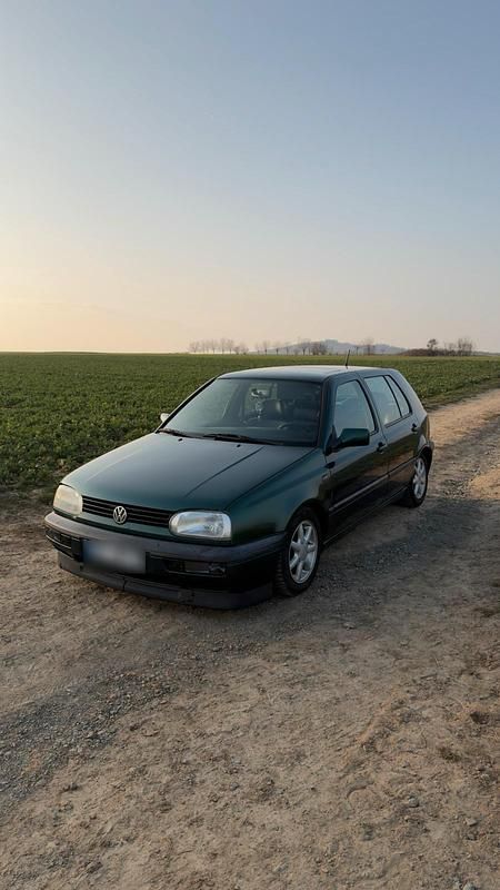 Gebraucht VW Golf III 90 PS (66 kW) 1996 Grün Kleinwagen