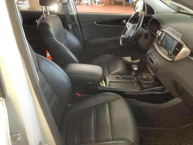 Weiß Gebraucht 2020 Kia Sorento Platinum SUV | 33.500 € (Fairer Preis) - Bild 1/4