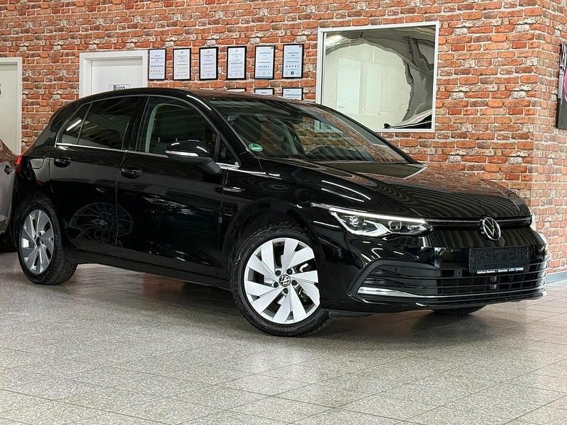 Schwarz Gebraucht 2020 VW Golf VIII Style Limousine | 17.880 € (Fairer Preis) - Bild 1/4