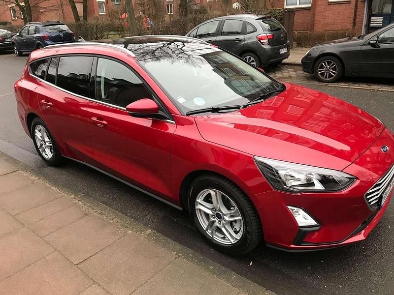 Rot Gebraucht 2022 Ford Focus Kombi | 18.990 € (Guter Preis) - Bild 1/2