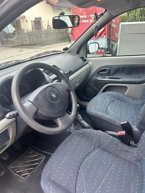 Gebraucht Renault Clio II Expression 75 PS (55 kW) 2003 Grün Limousine