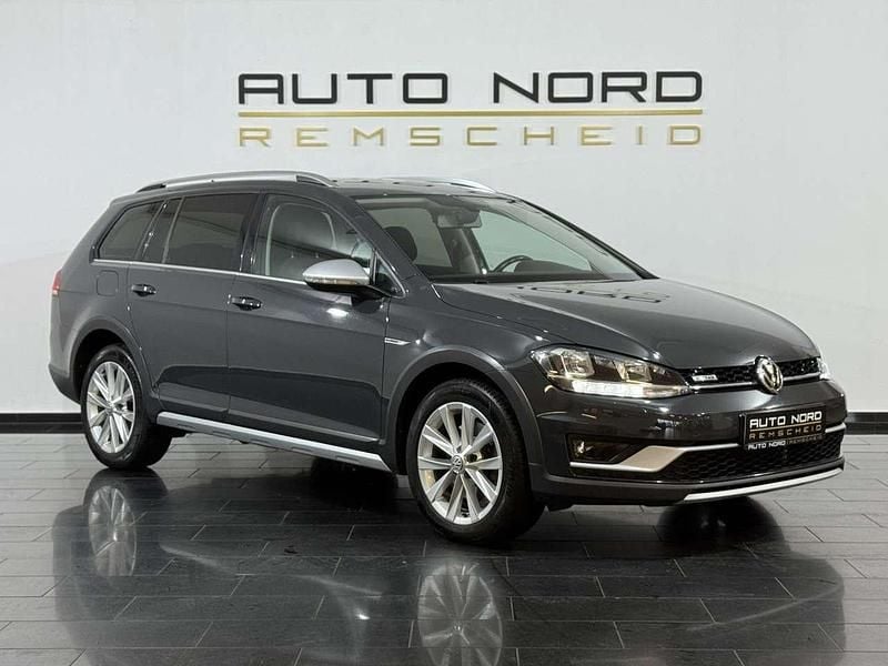 Gebraucht VW Golf Alltrack 184 PS (135 kW) 2020 Uranograu Kombi
